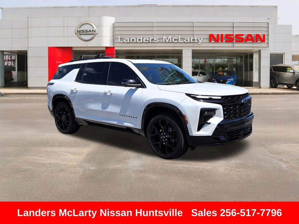 2024 Chevrolet Traverse RS in Iridescent Pearl Tricoat — front three-quarter view
