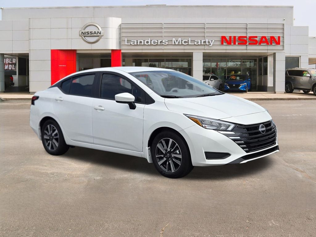 2025 Nissan Versa 1.6 SV in Aspen White Tricoat — front three-quarter view