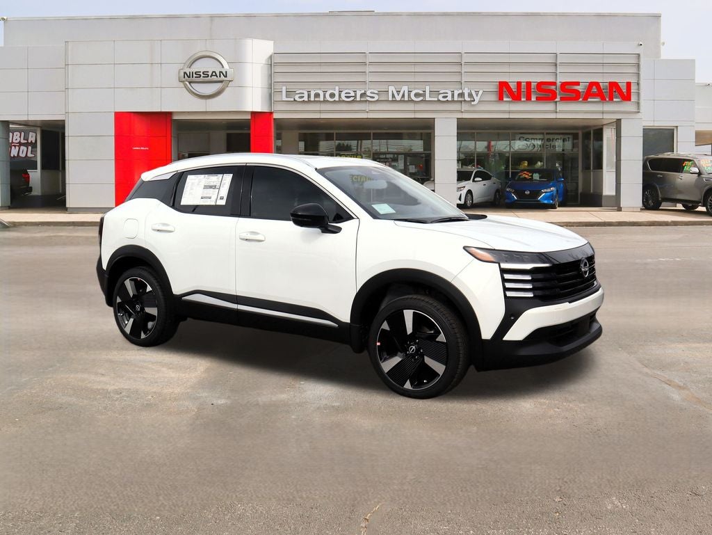 2026 Nissan Kicks SR in Aspen White Tricoat — front three-quarter view
