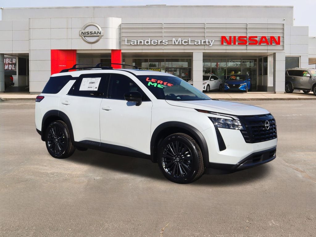 2026 Nissan Pathfinder SL in Everest White Pearl Tricoat — front three-quarter view