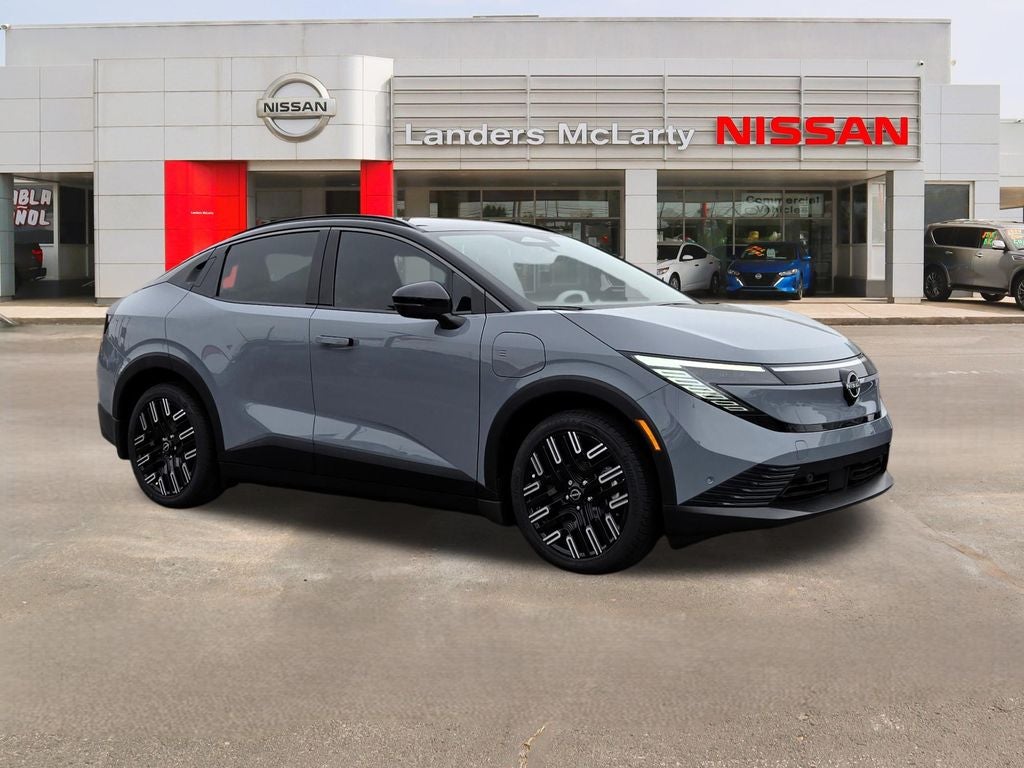 2026 Nissan Leaf PLATINUM+ in Boulder Gray Pearl/Black — front three-quarter view